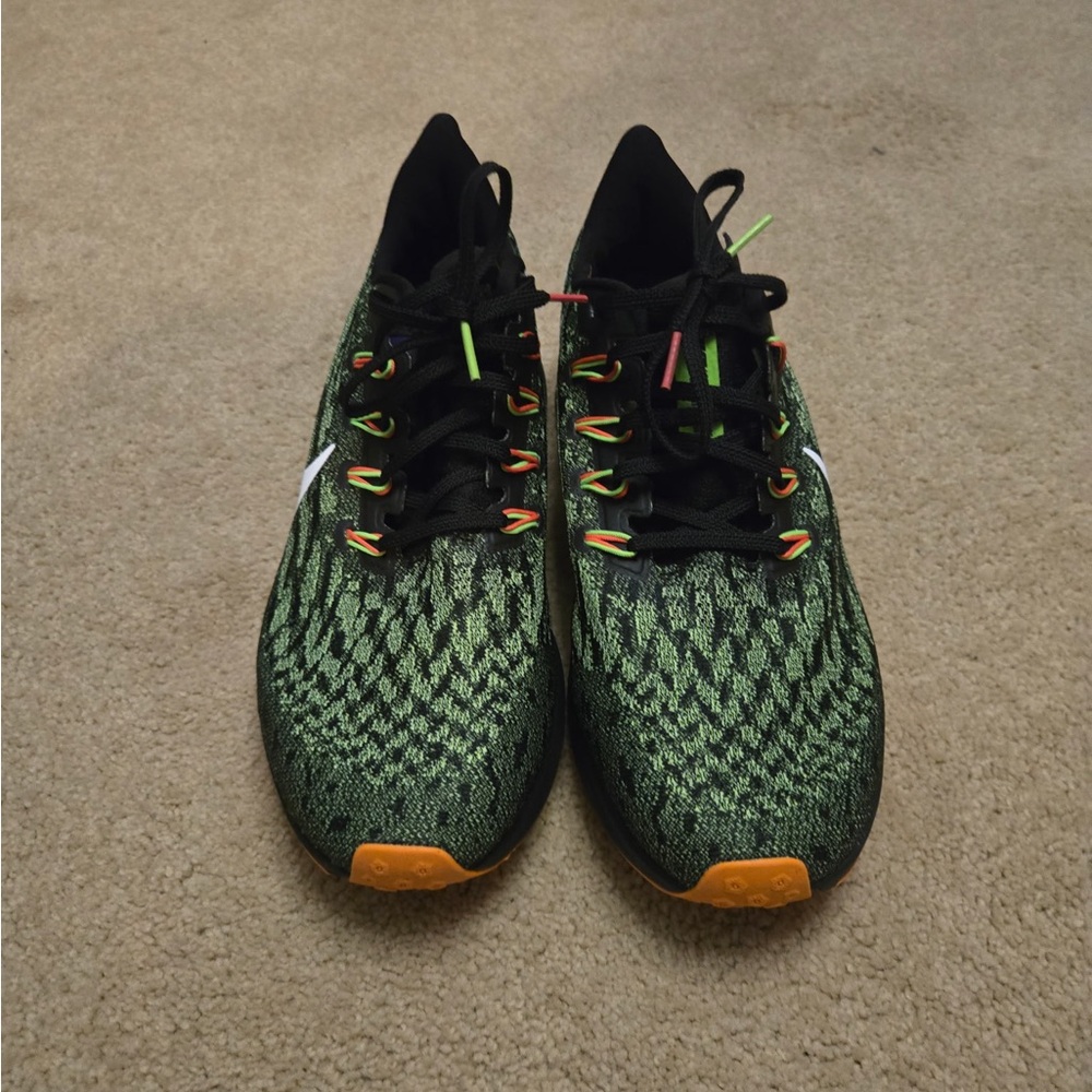 Nike Green and Black Athletic Shoes with Mesh Upper